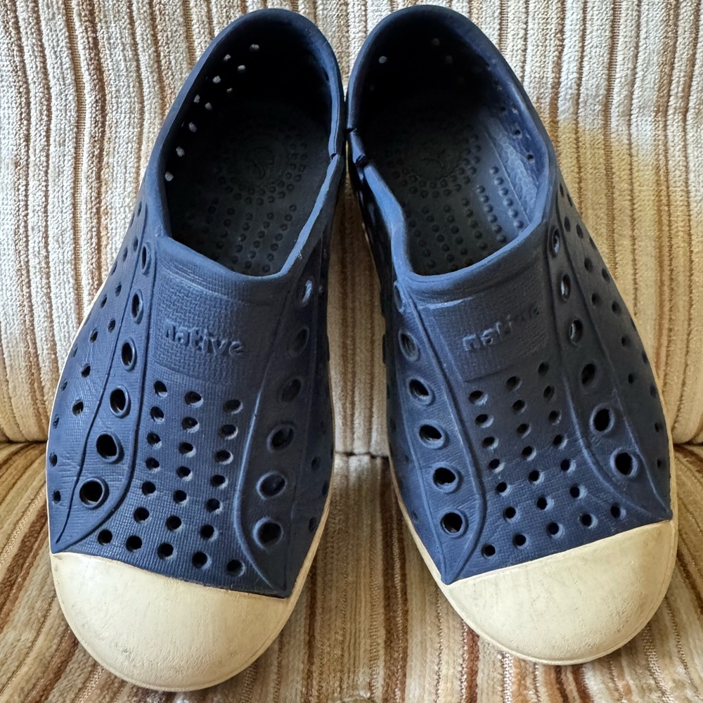 Natives children’s size C7 Navy and Cream Slip-On Sneakers